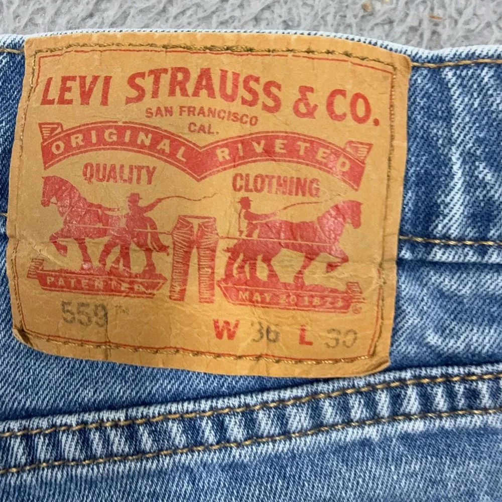 Levis 559 Jeans Mens 36x30 Light Wash Blue Relaxed Straight Stretch Denim